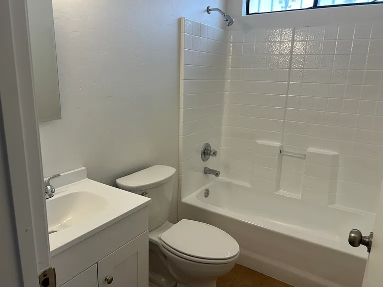 3430 N Fontana Ave — Photo 8