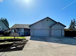 1645 Daugherty Ave, Cottage Grove, OR 97424