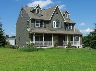 29 Twin Island Cir, Walden, NY 12586