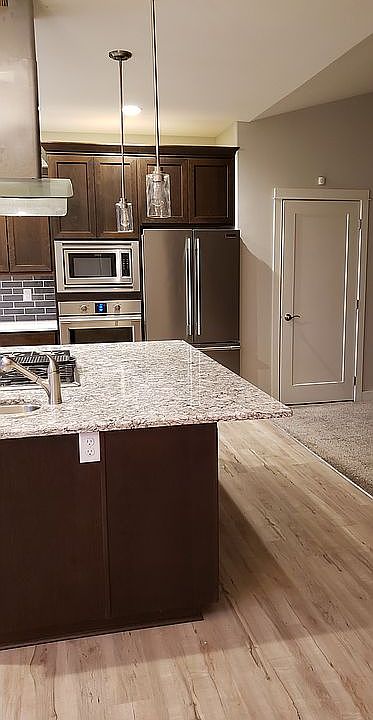All appliances stay with home