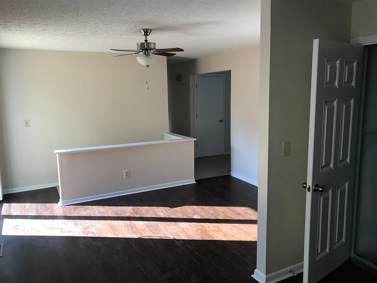 6194 Ridgewood Ct — Photo 16