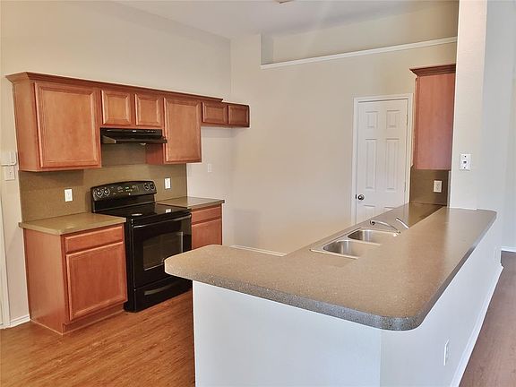 4th image of 149 Weston Ct
