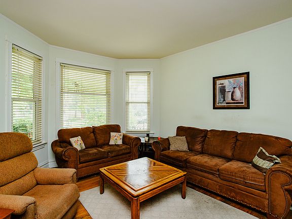 2nd image of 2326 N Lawndale Ave