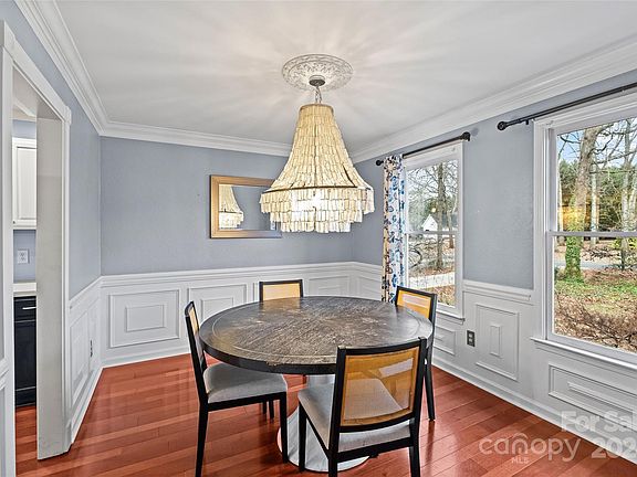 4th image of 123 Chapel Ct