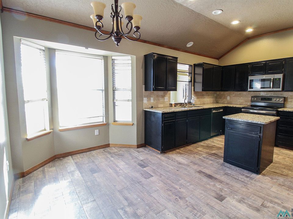 1st image of 109 Rosewood Dr