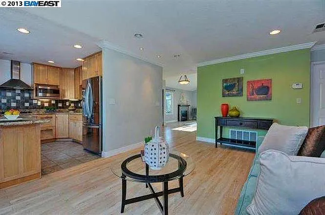 66 Snyder Way — Photo 5