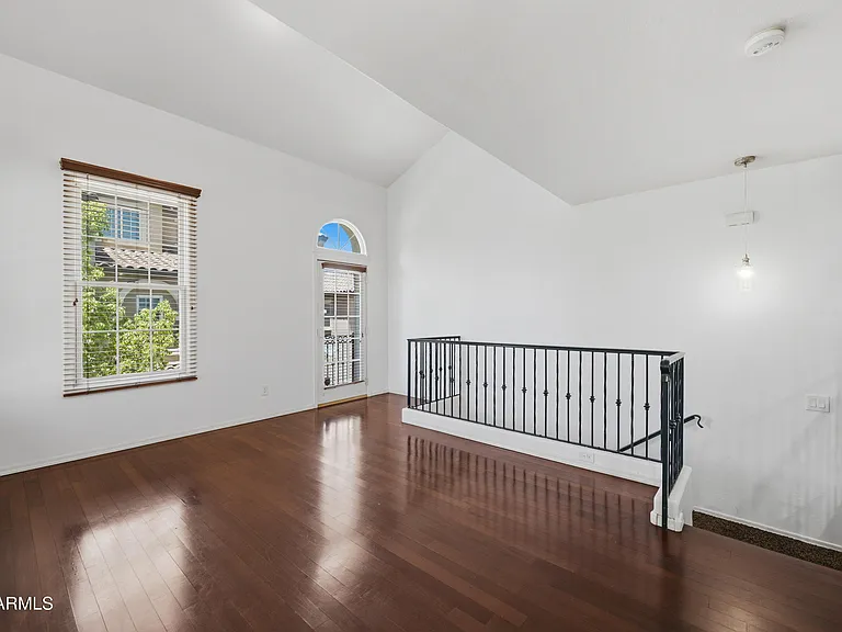 5724 S 21st Pl — Photo 5