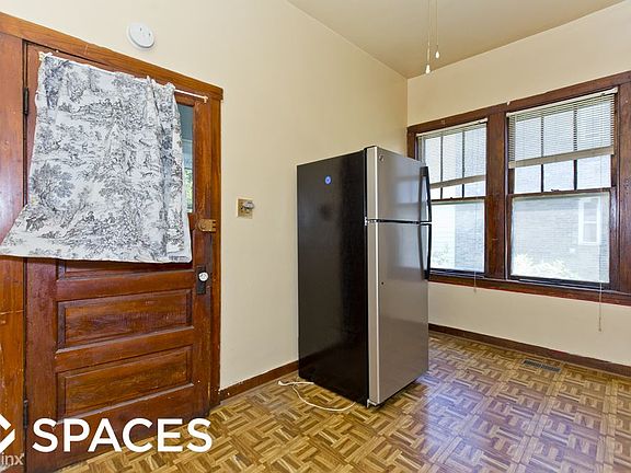 5th image of 2109 N Albany Ave #1