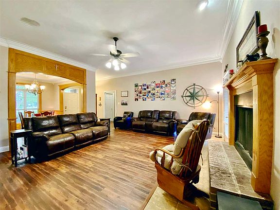 4th image of 13 Hilltop Ln