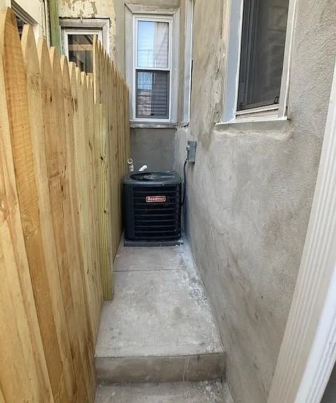 207 E Cambria St — Photo 9