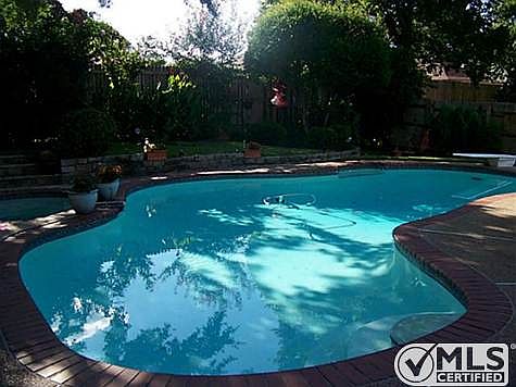 2nd image of 3633 Oakmont Dr