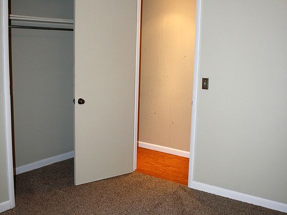 4th image of 2447 Old Munfordville Rd