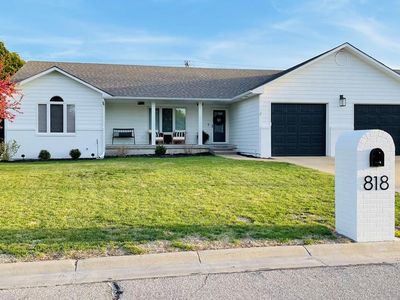 818 Post Oak Ln, Salina, KS, 67401