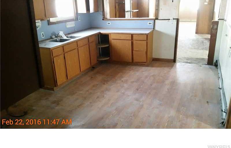 2nd image of 20 Sidway St