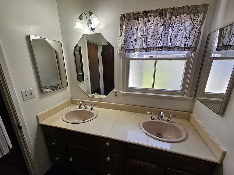 504 E Dalton Ave — Photo 20