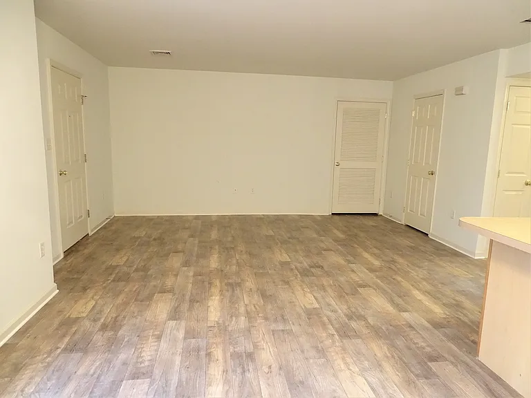 1228 Hammon Ave — Photo 2