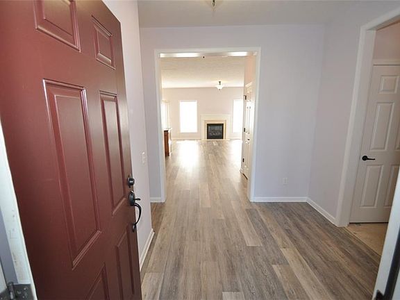 2nd image of 7 Sonoma Dr