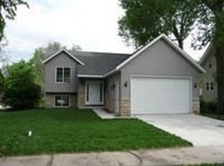 615 2nd Ave NE, Waseca, MN 56093