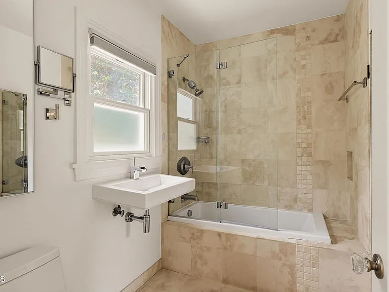 1323 Indiana Ave — Photo 20