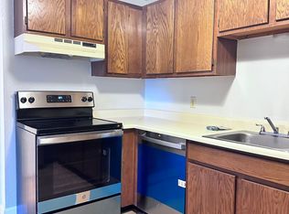 20 Wolf Rd APT C56, Lebanon, NH 03766