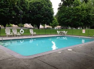 10030 SW Trapper Ter, Beaverton, OR 97008