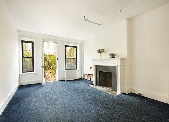 Sold by Warburg | media 21