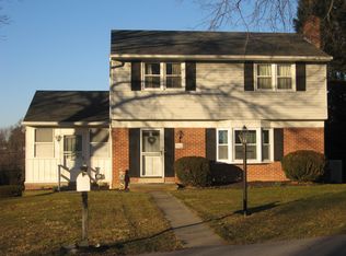 1517 Springside Dr, Lancaster, PA 17603
