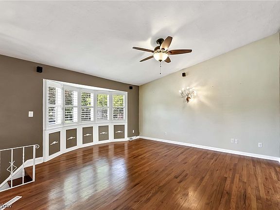 3rd image of 21841 Briarwood Dr