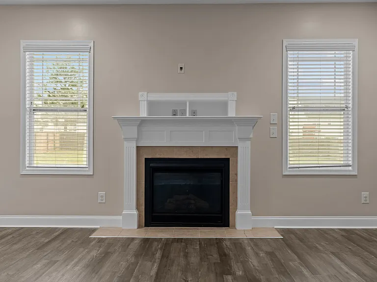 133 Lockwood Dr — Photo 10