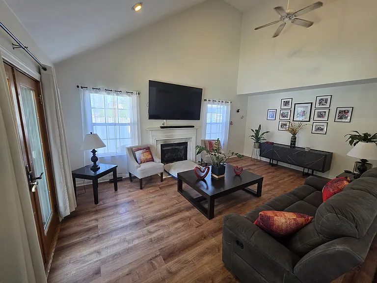 138 Persimmon St — Photo 6
