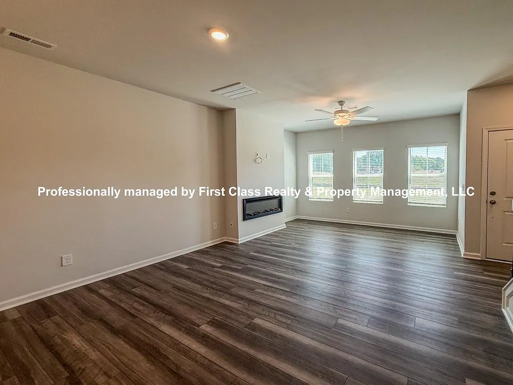 6514 Harlech St — Photo 4