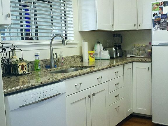 Galley Kitchen pic 1