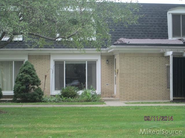 1st image of 29840 City Center Dr