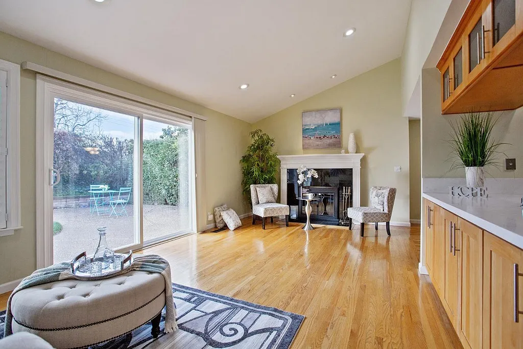 3 bed, 1557 sqft, $4,690 — Photo 4