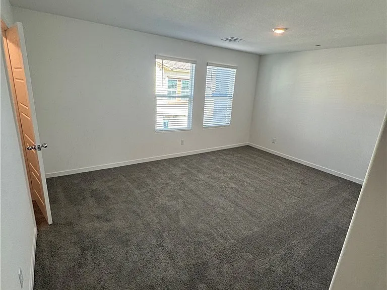 902 Violet Heron St — Photo 15