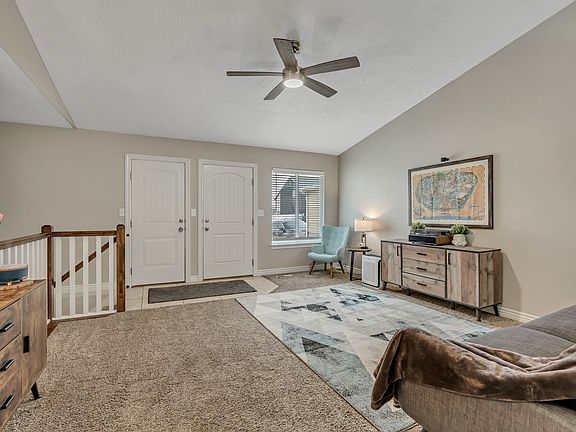 4th image of 1663 E Shadow Dr