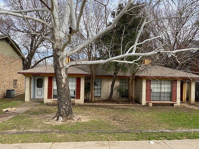 1st image of 707 Oakwood Ln