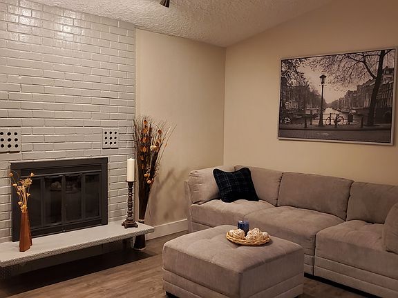 2nd image of 4115 NE 45th Cir