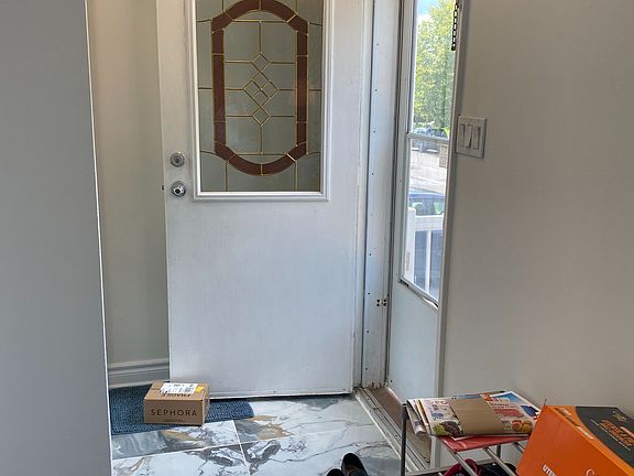 3rd image of 43 Corby Cres
