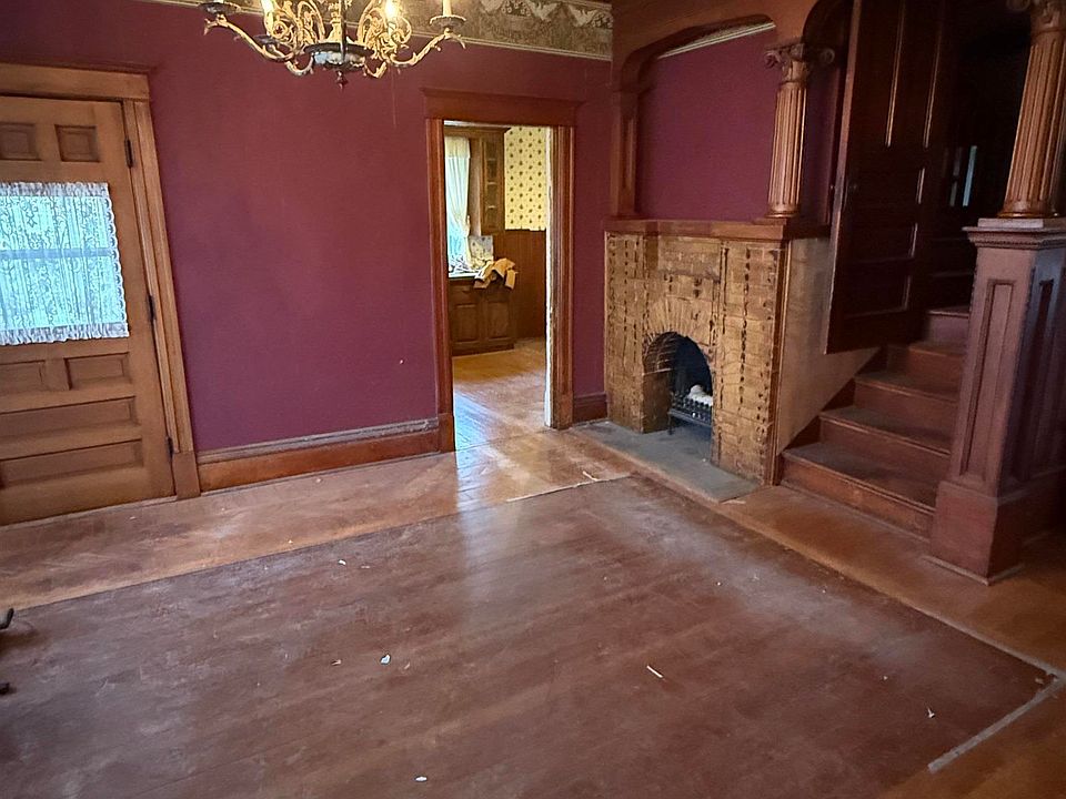 7th image of this home