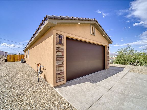 3rd image of 1645 Williams Way