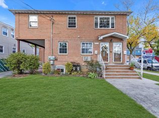 25555 147th Dr, Rosedale, NY 11422