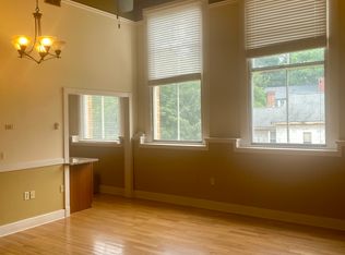 17 New South St, Northampton, MA 01060