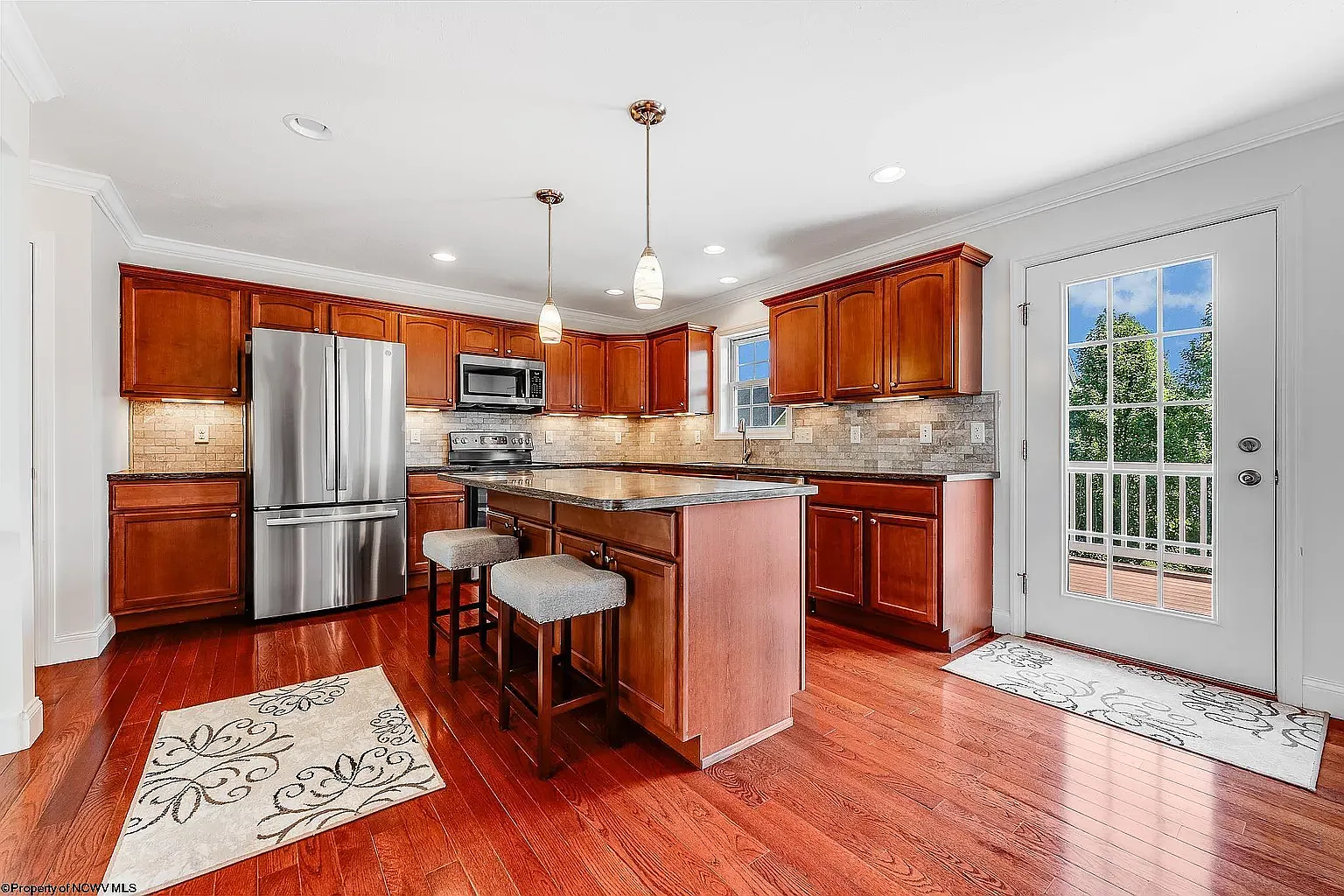 4 bed, 3.5 bath, 2616 sqft, $2,800 — Photo 2