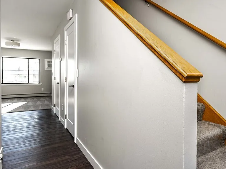 1631 E 4th St #1 — Photo 9