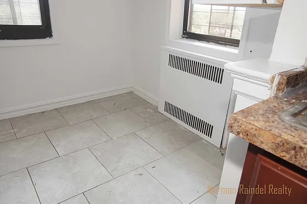 Rented by Norman Raindel, LREB | media 10