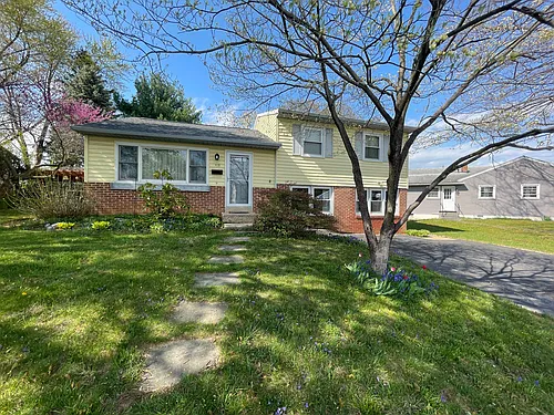 113 E Woodland Dr Photo 1