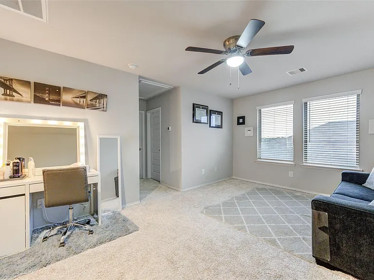 1615 Goose Island Ln — Photo 32