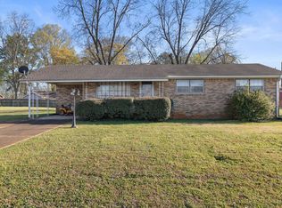 706 Brighton Ave, Muscle Shoals, AL 35661