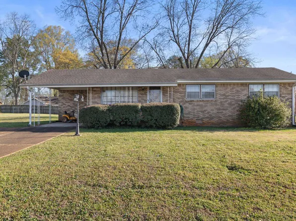 706 Brighton Ave, Muscle Shoals, AL 35661